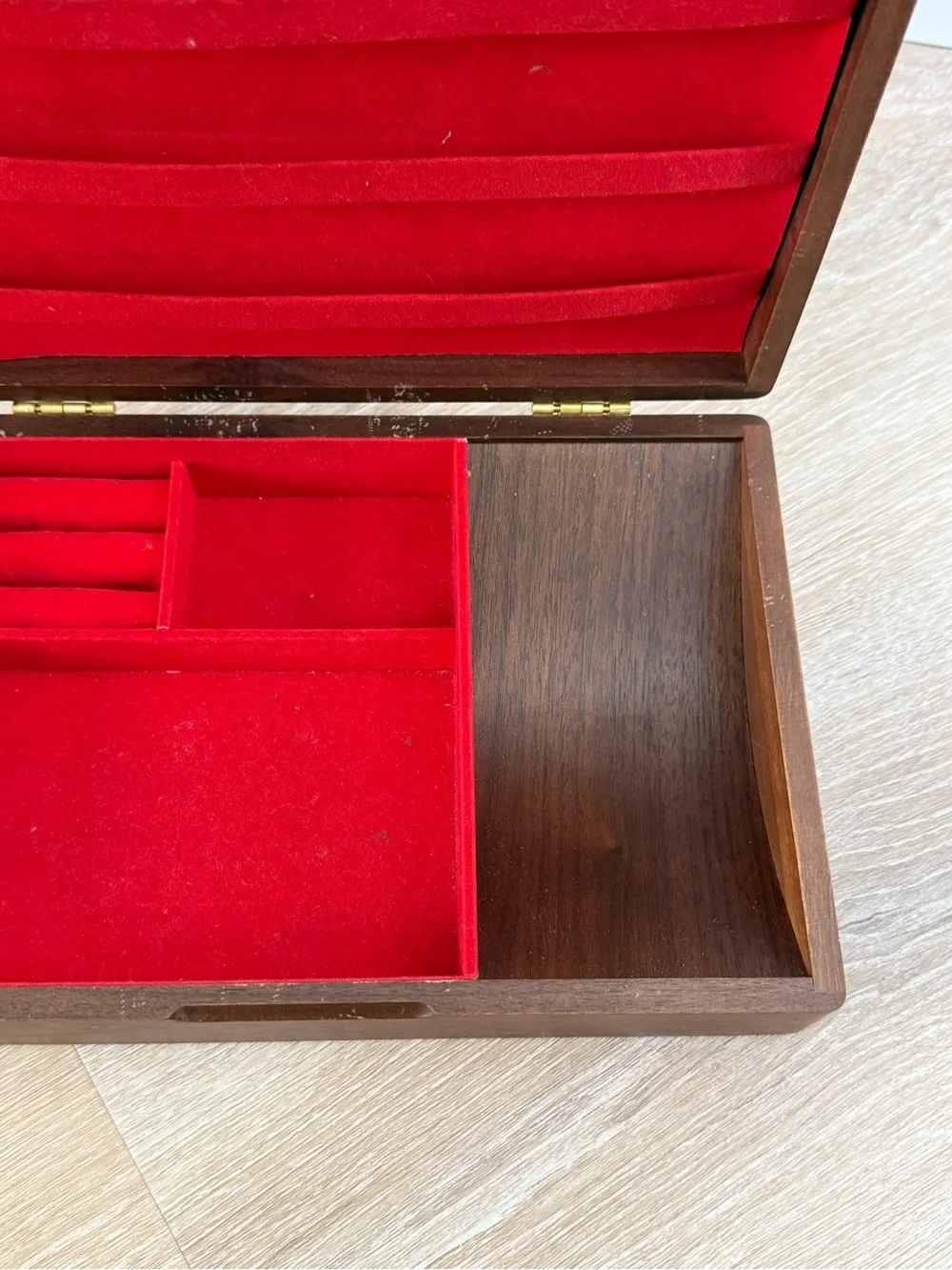 Trump’s Castle Casino Resort Black Walnut Jewelry Box Vintage Red Felt Lined